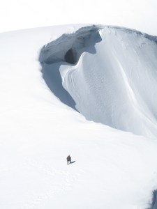 Unroped glacier travel